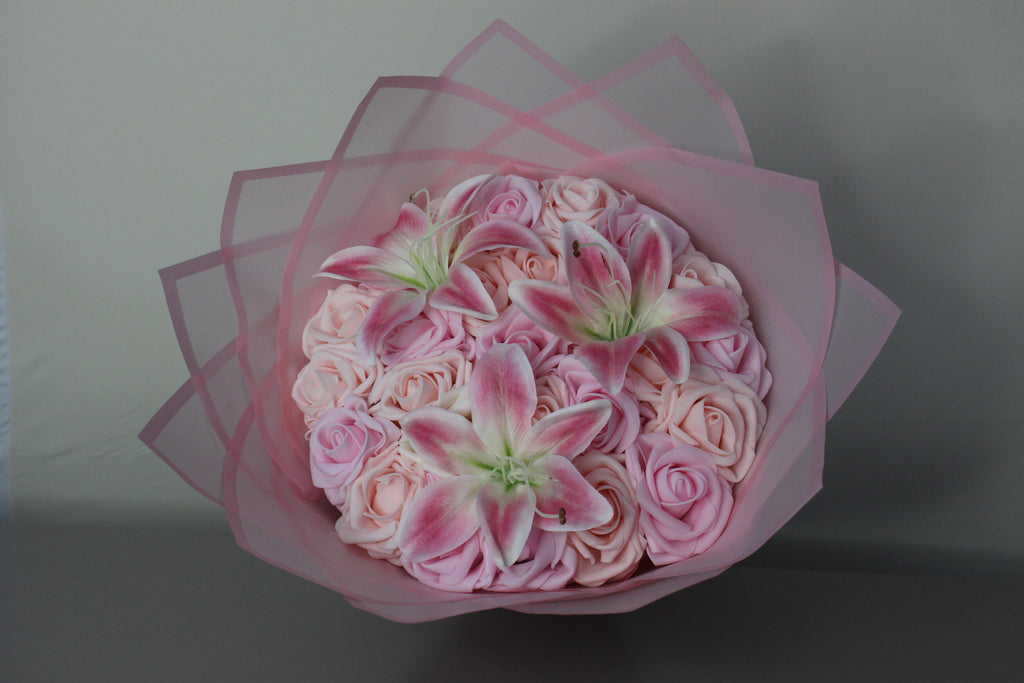 Mischrosen X Lilien Bouquet